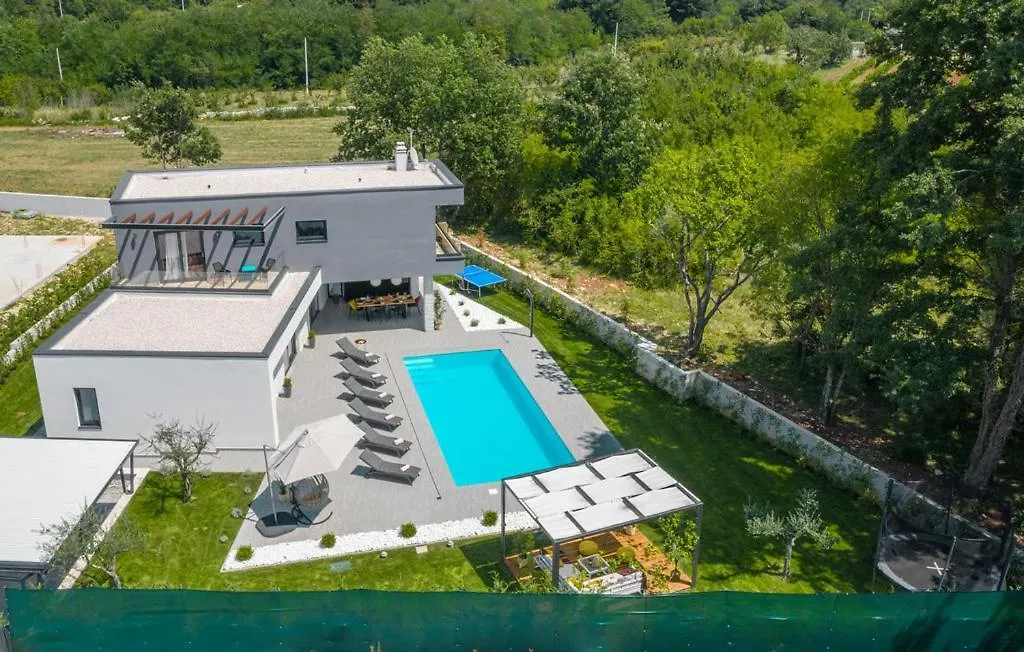 Villa Arcus Sivati 0*,