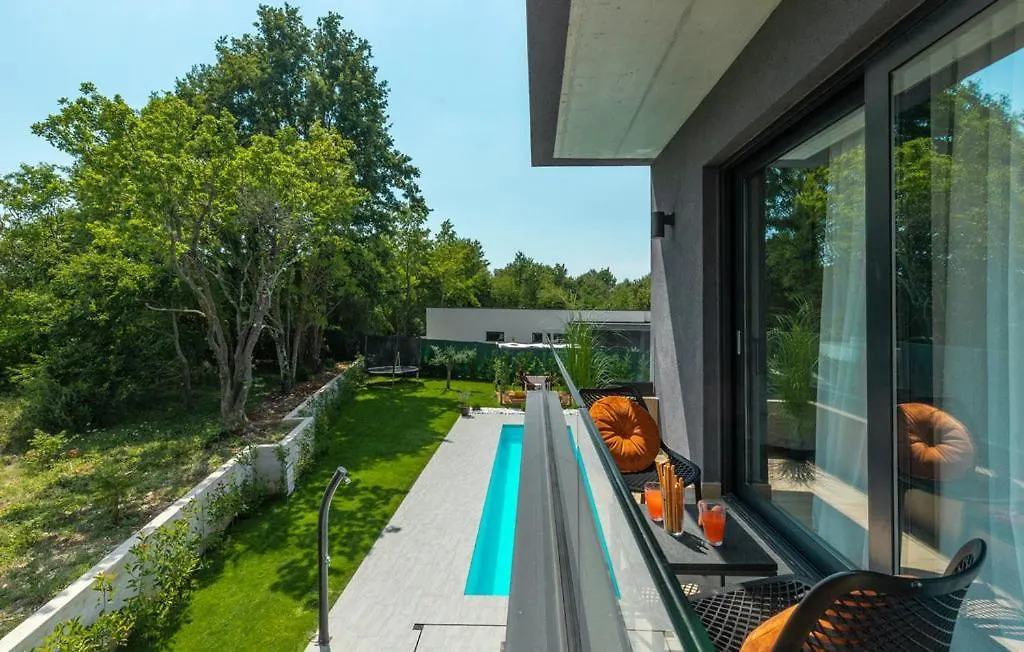 Villa Arcus Sivati 0*,  Croatia